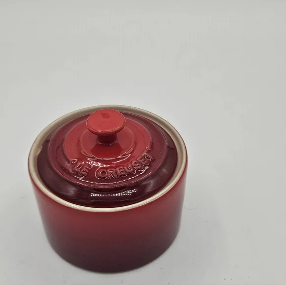 Le Creuset Lidded Sugar Bowl Red Cerise Ombre Stoneware **DAMAGED - Picture 2 of 7